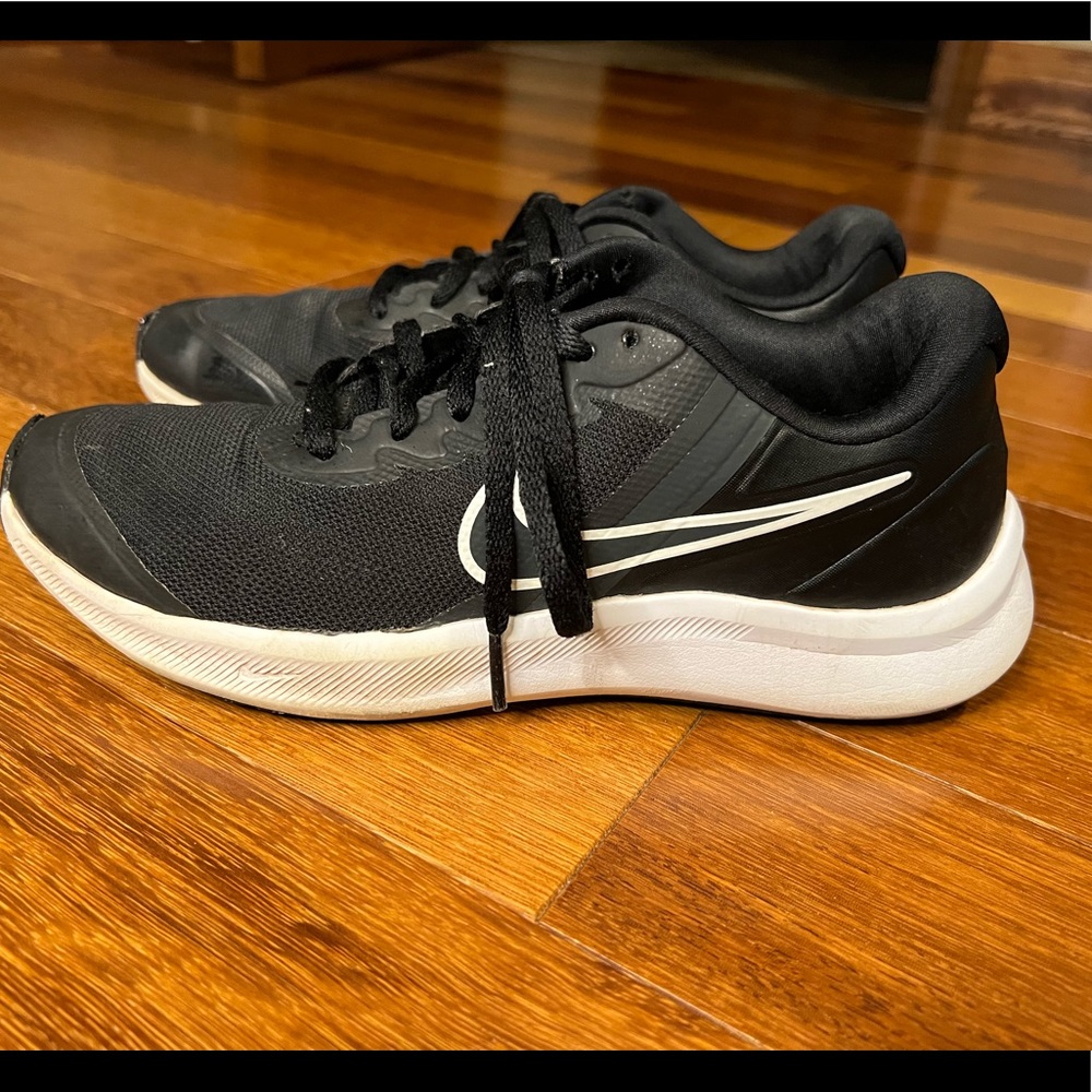 Nike Star Runner Sneakers - size 5.5Y